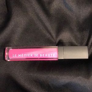 Le Metier De Beaute Lip Cream STATEMENT
